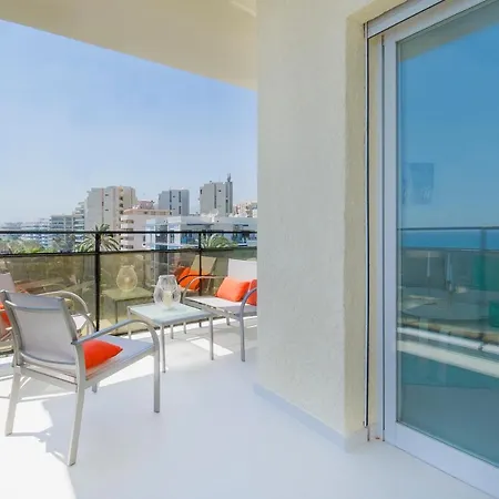 Frontal View With Spacious Balcony * マルベーリャ